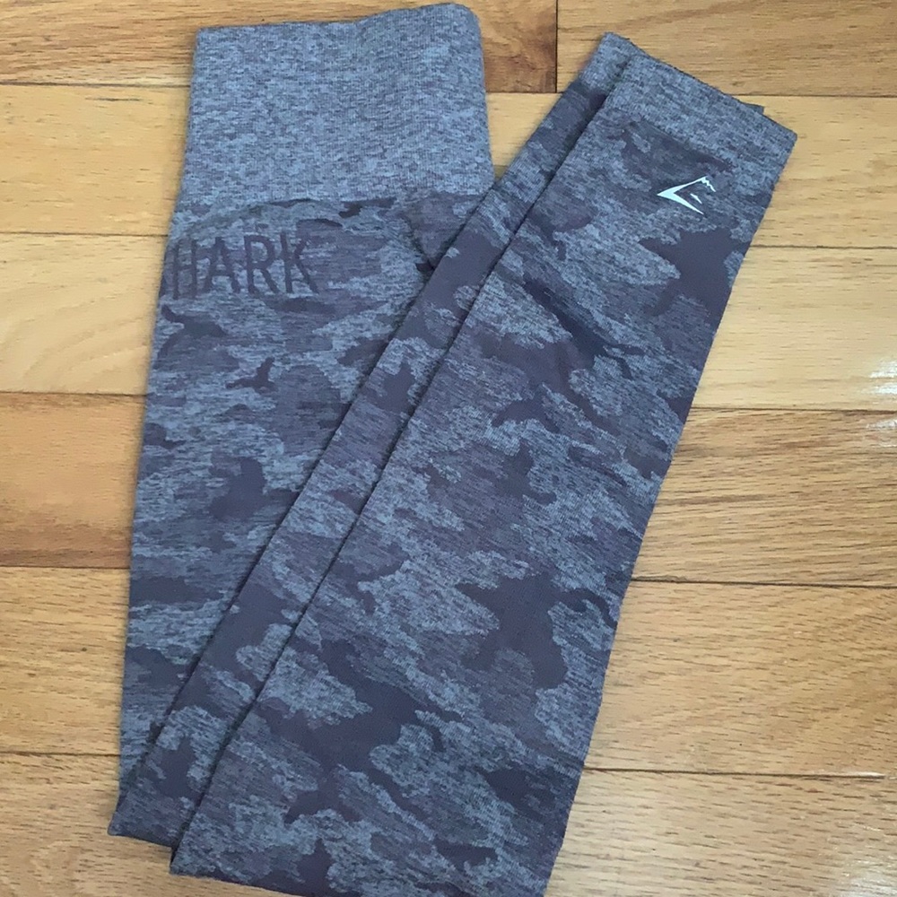 GymShark grey/purple camo leggings!